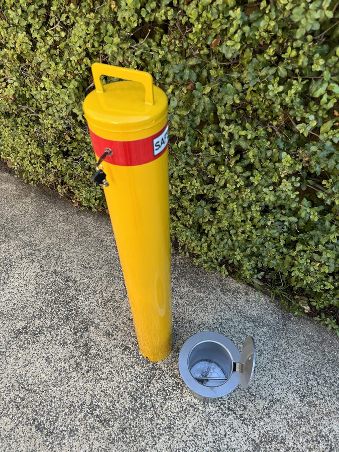 90mm removable key-lock safety bollard